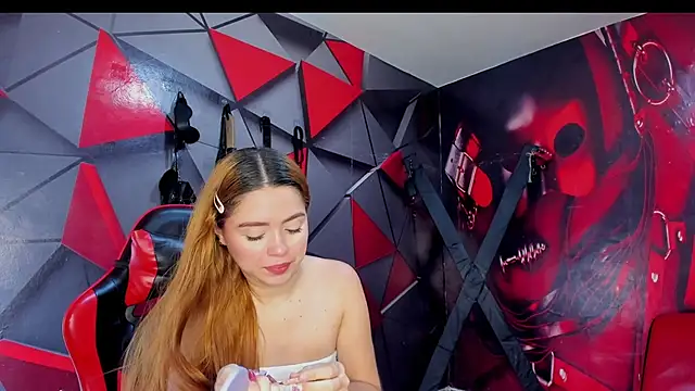 Snapshot of Hana_and_Zeta chatting on February 2026 12:21:01 PM Hana and Zeta online show from February 2026 12:21:01 PM