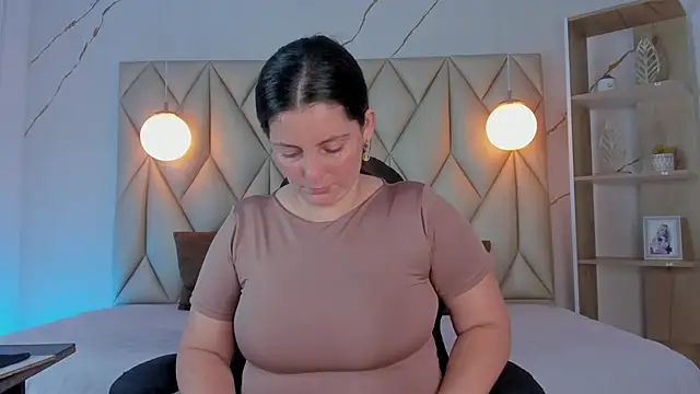 angelswets online show from November 2025 01:44:02 PM