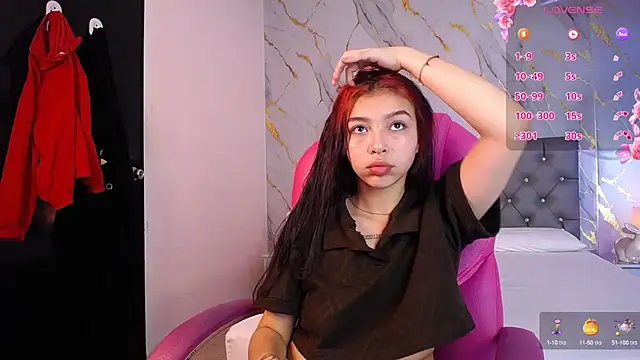 Snapshot of pettit_courtny chatting on February 2025 07:39:01 PM pettit courtny online show from February 2025 07:39:01 PM