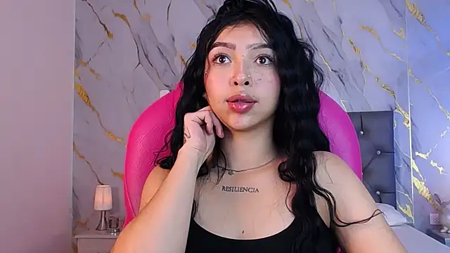 Snapshot of pettit_courtny chatting on February 2025 08:07:02 PM pettit courtny online show from February 2025 08:07:02 PM