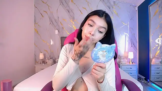 Snapshot of pettit_courtny chatting on March 2025 07:49:02 PM pettit courtny online show from March 2025 07:49:02 PM