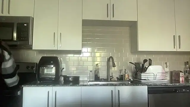 AveryJ99 online show from March 2025 09:27:01 PM