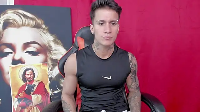 pettergrey1 online show from March 2025 10:48:01 PM