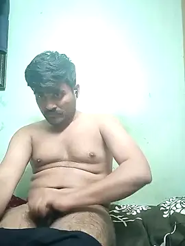 Snapshot of IamKire chatting on December 2024 10:33:02 PM IamKire online show from December 2024 10:33:02 PM