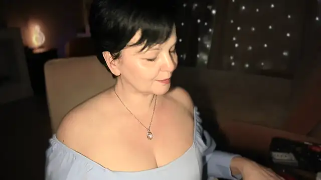 WitchBlueRose online show from April 2026 06:38:02 PM