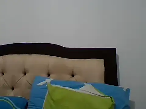 ScarletGlow1 online show from November 2025 11:38:01 PM