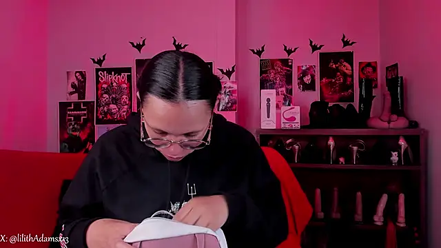 Snapshot of lilith-deveraux chatting on February 2026 03:42:01 PM lilith-deveraux online show from February 2026 03:42:01 PM