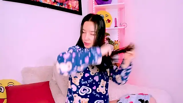 Manuelaa mejiia online show from March 2025 08:11:02 PM