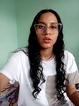 Snapshot of Karii-R chatting on February 2026 04:30:01 PM Karii-R online show from February 2026 04:30:01 PM