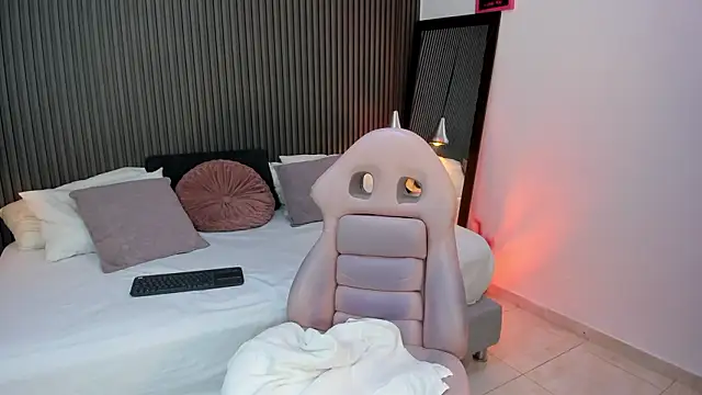 Snapshot of Axel_brunette1 chatting on March 2026 12:01:01 AM Axel brunette1 online show from March 2026 12:01:01 AM