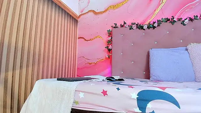 Taylor  cooper online show from February 2025 06:58:01 PM