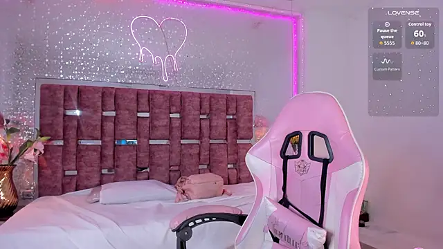 KylieVictoria online show from September 2025 04:47:01 AM