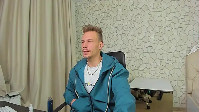 MateoBenjaminX online show from December 2024 03:31:02 PM