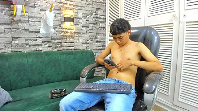 DamiBright online show from November 2025 05:34:01 PM