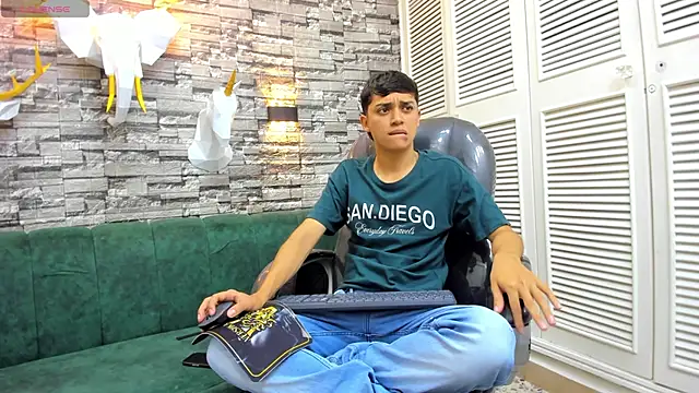 DamiBright online show from November 2025 05:23:02 PM