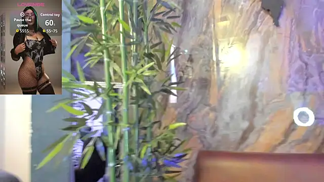 Snapshot of Alahia_Dangelo chatting on October 2025 05:25:02 PM Alahia Dangelo online show from October 2025 05:25:02 PM