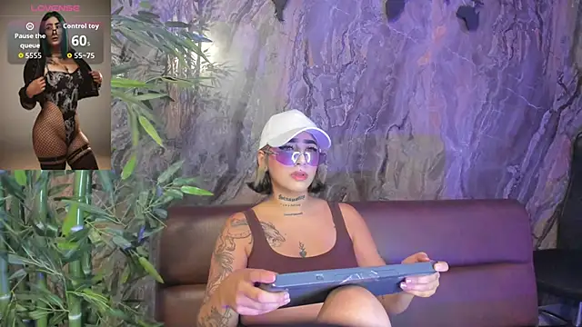 Snapshot of Alahia_Dangelo chatting on November 2025 05:23:02 PM Alahia Dangelo online show from November 2025 05:23:02 PM