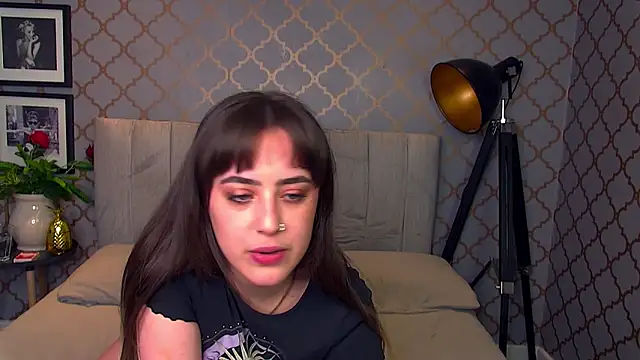 Snapshot of ValentinaBouxBabestation chatting on February 2025 01:54:01 PM ValentinaBouxBabestation online show from February 2025 01:54:01 PM