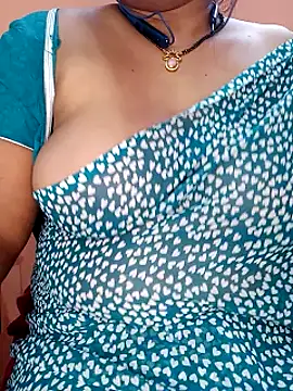 Snapshot of Sexy-Telugunayana2 chatting on February 2025 12:53:02 AM Sexy-Telugunayana2 online show from February 2025 12:53:02 AM