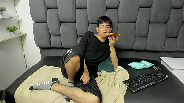 Yef Thin online show from February 2025 09:56:01 AM