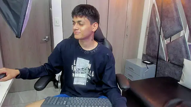 Yef Thin online show from November 2025 04:00:02 AM