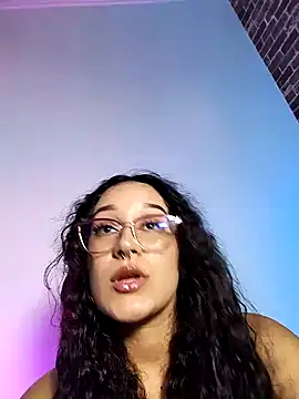 chunn liioo online show from January 2025 01:10:01 AM