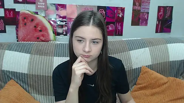 Snapshot of MilanaRoza chatting on July 2026 04:40:02 AM MilanaRoza online show from July 2026 04:40:02 AM