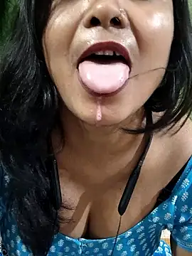 yoursweety09 online show from October 2025 01:46:01 AM