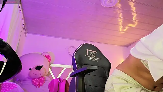 Laylafoxy tay online show from September 2025 03:10:02 AM