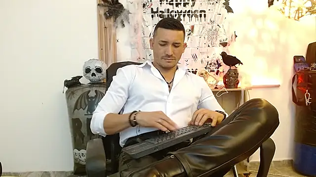 Reiko 85  online show from November 2025 07:38:01 PM