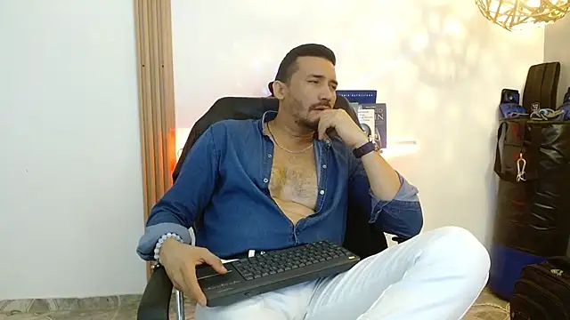 Reiko 85  online show from November 2025 02:49:02 PM