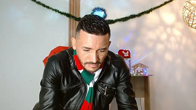 Reiko 85  online show from December 2025 03:18:02 PM