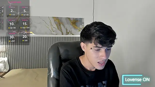 Dyla n18 online show from April 2026 08:42:02 PM