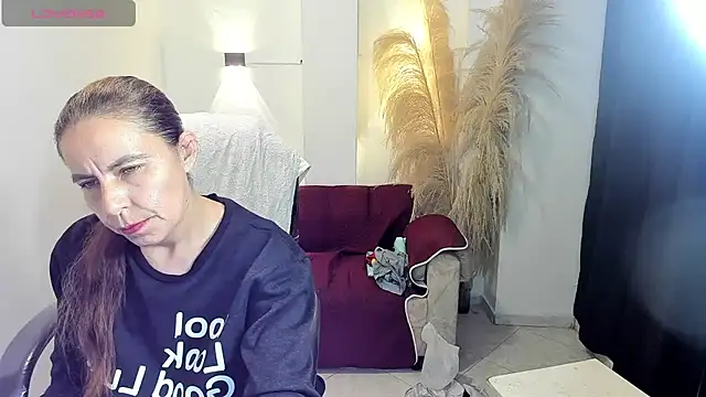 Snapshot of Milf_karlye chatting on June 2026 04:35:02 AM Milf karlye online show from June 2026 04:35:02 AM