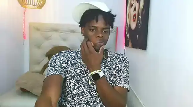 Snapshot of royce_ebony chatting on January 2025 02:08:02 AM royce ebony online show from January 2025 02:08:02 AM