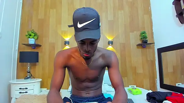 Snapshot of royce_ebony chatting on February 2025 05:56:02 AM royce ebony online show from February 2025 05:56:02 AM