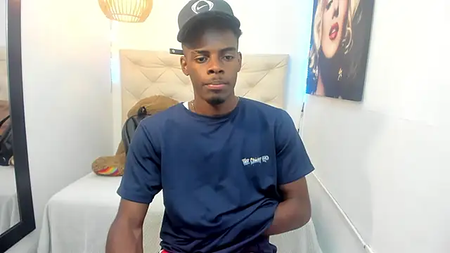 Snapshot of royce_ebony chatting on September 2025 02:48:02 AM royce ebony online show from September 2025 02:48:02 AM