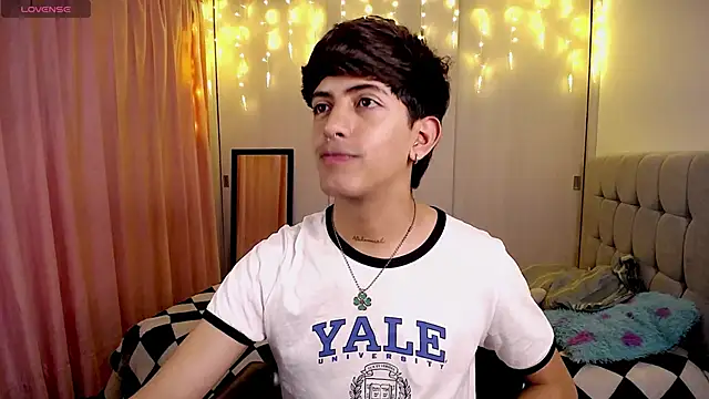 Snapshot of teobowny_ chatting on December 2024 12:22:02 AM teobowny online show from December 2024 12:22:02 AM