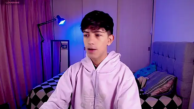 Snapshot of teobowny_ chatting on January 2025 03:42:02 PM teobowny online show from January 2025 03:42:02 PM