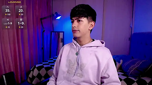 Snapshot of teobowny_ chatting on January 2025 01:22:01 PM teobowny online show from January 2025 01:22:01 PM