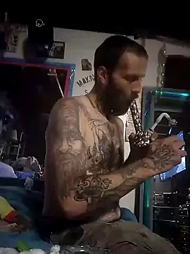 Snapshot of Whipit323 chatting on December 2024 05:37:01 AM Whipit323 online show from December 2024 05:37:01 AM