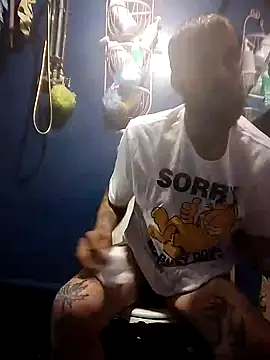 Snapshot of Whipit323 chatting on December 2024 08:39:02 AM Whipit323 online show from December 2024 08:39:02 AM