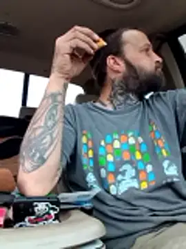 Snapshot of Whipit323 chatting on February 2026 10:30:02 PM Whipit323 online show from February 2026 10:30:02 PM