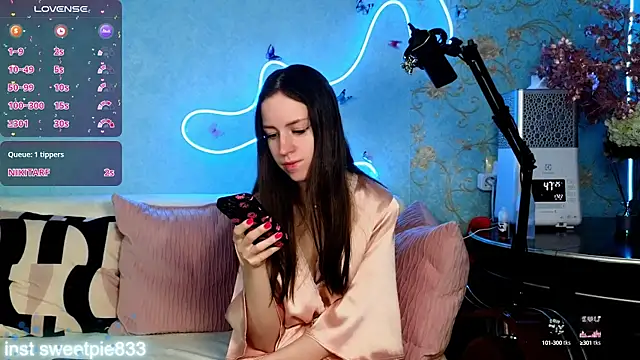 Snapshot of Anal_Girl_ chatting on January 2025 04:14:02 PM Anal Girl online show from January 2025 04:14:02 PM