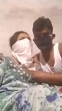 Desi SexyCoupleF online show from February 2025 03:42:01 AM