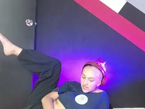 Alterego1   online show from February 2025 06:27:02 PM