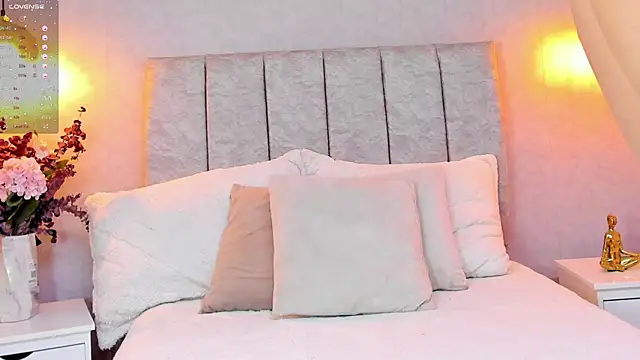 tutu milf online show from March 2025 07:06:02 PM