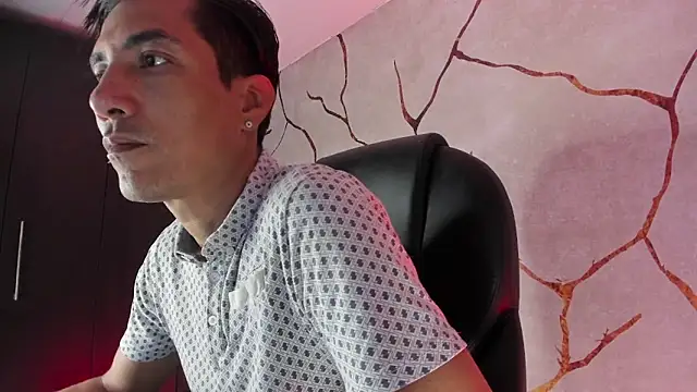 Snapshot of EdwardVlad chatting on December 2024 07:12:01 PM EdwardVlad online show from December 2024 07:12:01 PM