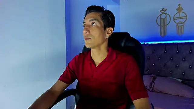 Snapshot of EdwardVlad chatting on December 2024 07:28:02 PM EdwardVlad online show from December 2024 07:28:02 PM