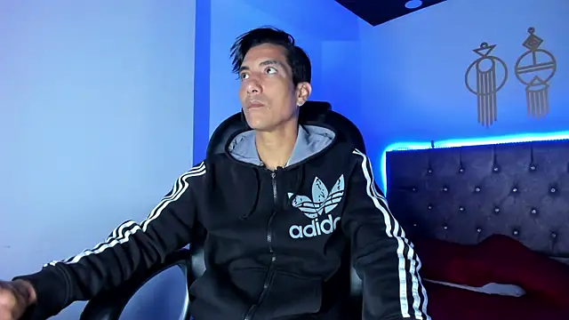 Snapshot of EdwardVlad chatting on December 2024 12:34:01 PM EdwardVlad online show from December 2024 12:34:01 PM